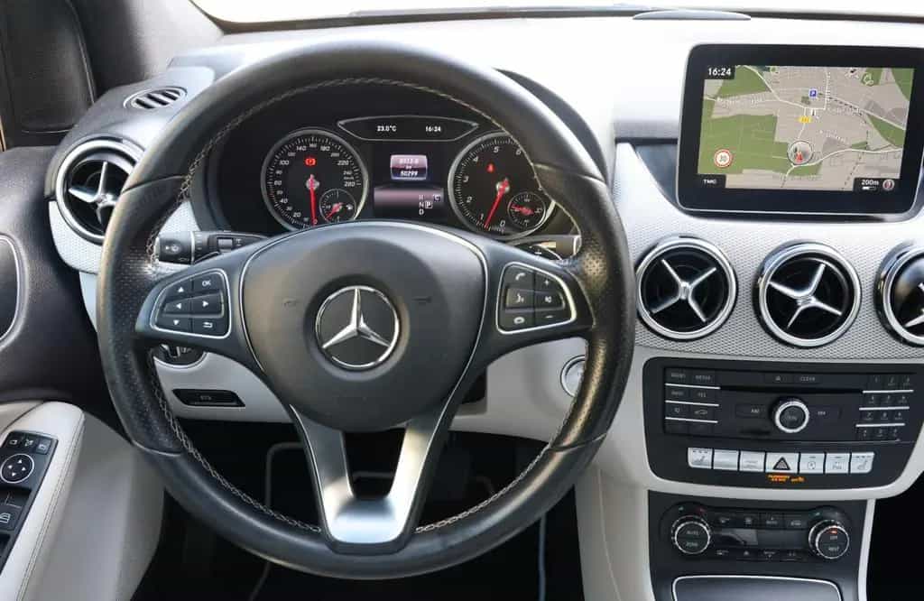 Mercedes-Benz B-Class 220 4Matic Urb. Style Edit. Pano Spur AHK Me 11/2018-photo-14