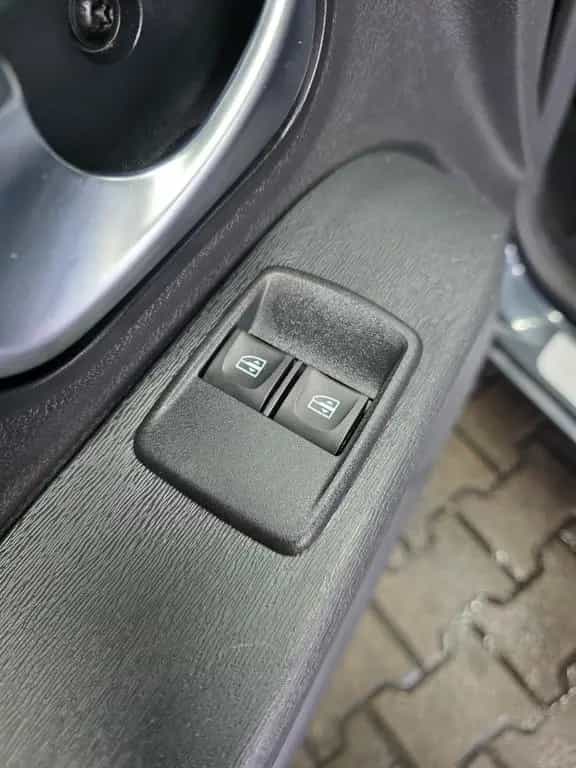 Dacia Lodgy Stepway, 7 SITZER, NAVI, R-KAMERA, AHK 01/2022-photo-19