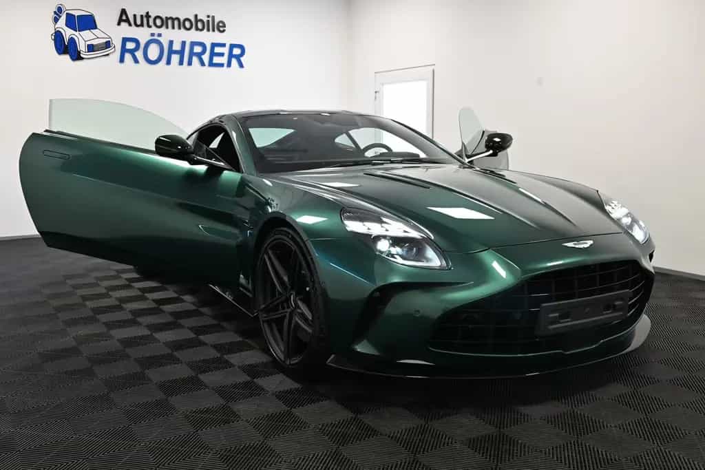 Aston Martin V8 Vantage Coupe / Malachite Green / Carbon 03/2026-photo-10