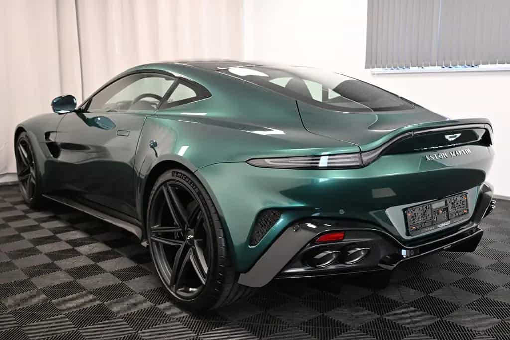 Aston Martin V8 Vantage Coupe / Malachite Green / Carbon 03/2026-photo-14