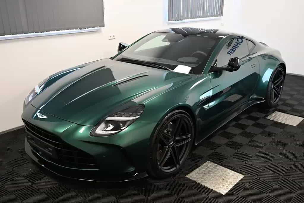 Aston Martin V8 Vantage Coupe / Malachite Green / Carbon 03/2026-photo-2