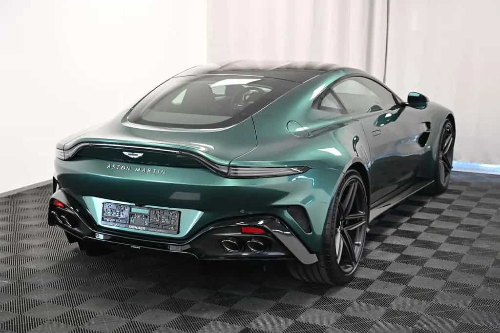Aston Martin V8 Vantage Coupe / Malachite Green / Carbon 03/2026-photo-23