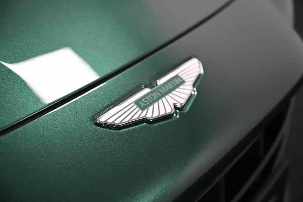 Aston Martin V8 Vantage Coupe / Malachite Green / Carbon 03/2026-photo-27