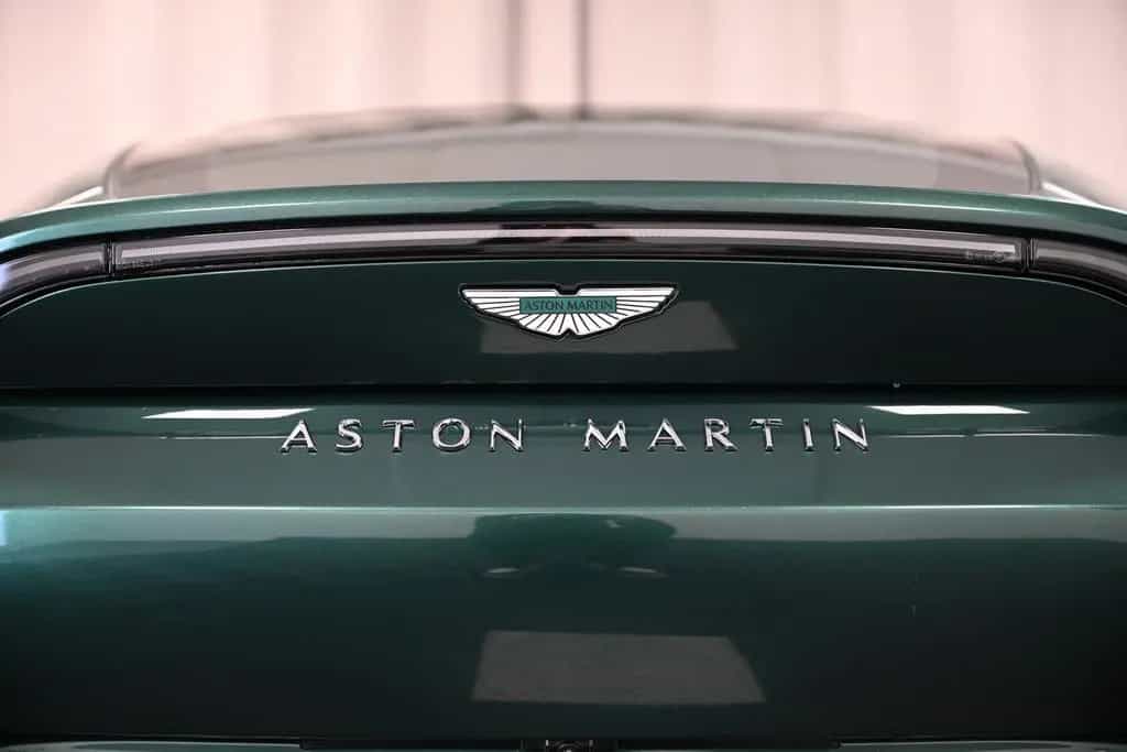 Aston Martin V8 Vantage Coupe / Malachite Green / Carbon 03/2026-photo-28