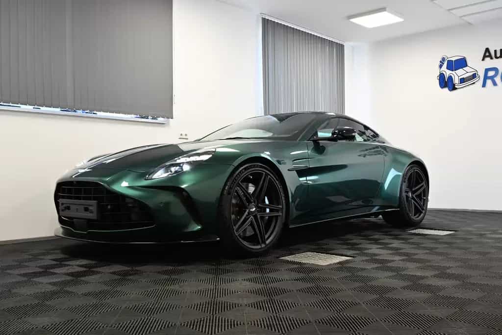 Aston Martin V8 Vantage Coupe / Malachite Green / Carbon 03/2026-photo-3