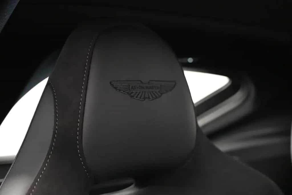 Aston Martin V8 Vantage Coupe / Malachite Green / Carbon 03/2026-photo-38