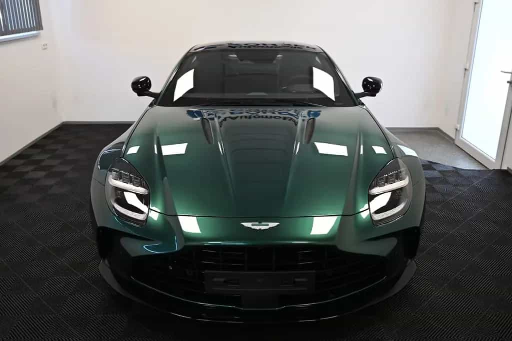 Aston Martin V8 Vantage Coupe / Malachite Green / Carbon 03/2026-photo-5