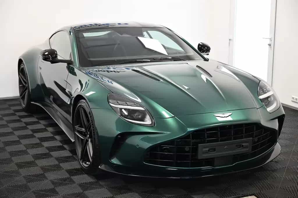 Aston Martin V8 Vantage Coupe / Malachite Green / Carbon 03/2026-photo-8