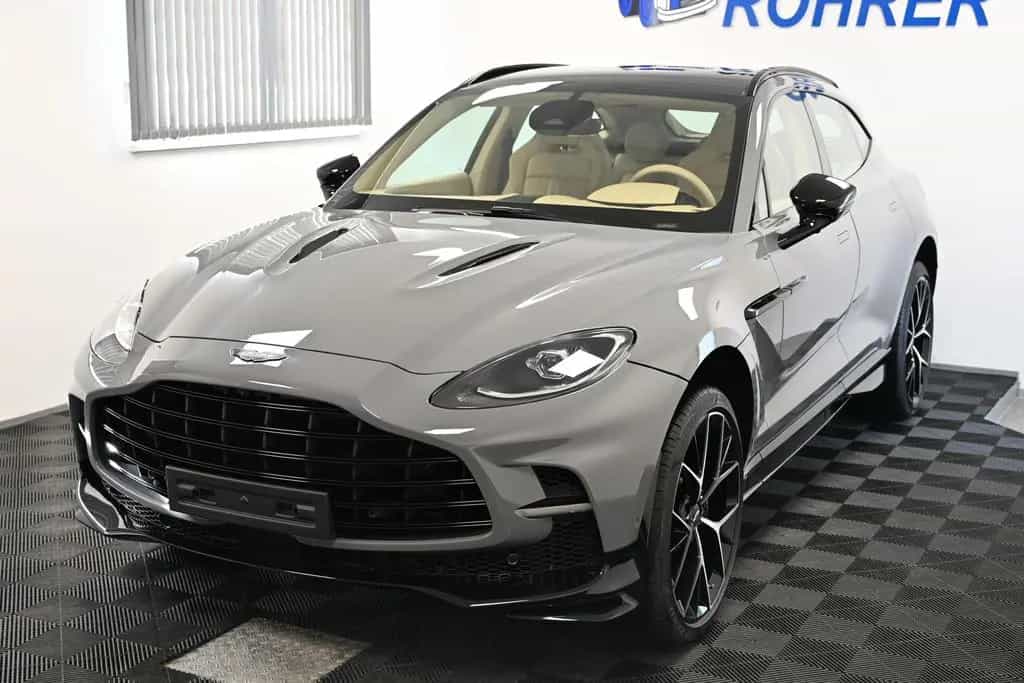 Aston Martin DBX 707 / China Grey / Sandstorm / 23 Zoll / New 04/2026-photo-1