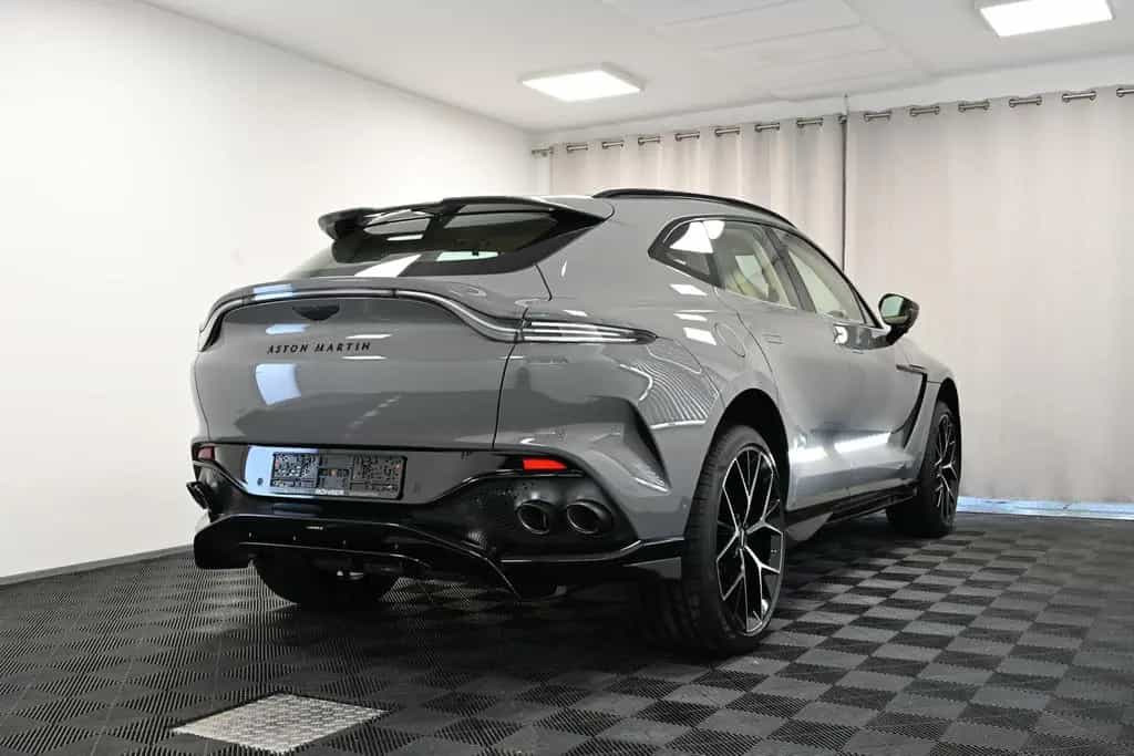 Aston Martin DBX 707 / China Grey / Sandstorm / 23 Zoll / New 04/2026-photo-20