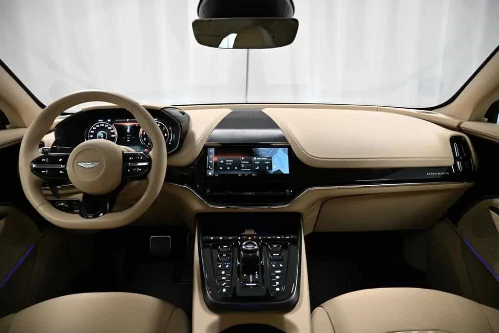 Aston Martin DBX 707 / China Grey / Sandstorm / 23 Zoll / New 04/2026-photo-29
