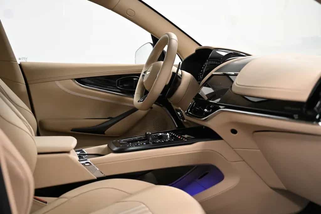 Aston Martin DBX 707 / China Grey / Sandstorm / 23 Zoll / New 04/2026-photo-34