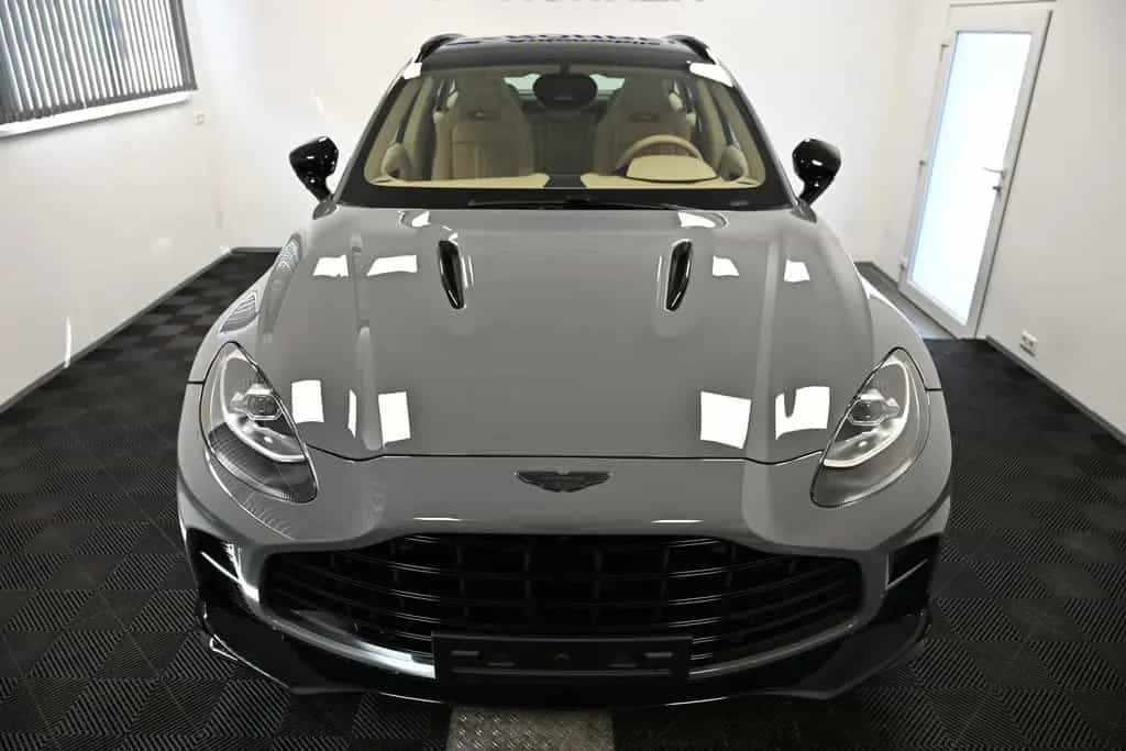 Aston Martin DBX 707 / China Grey / Sandstorm / 23 Zoll / New 04/2026-photo-7
