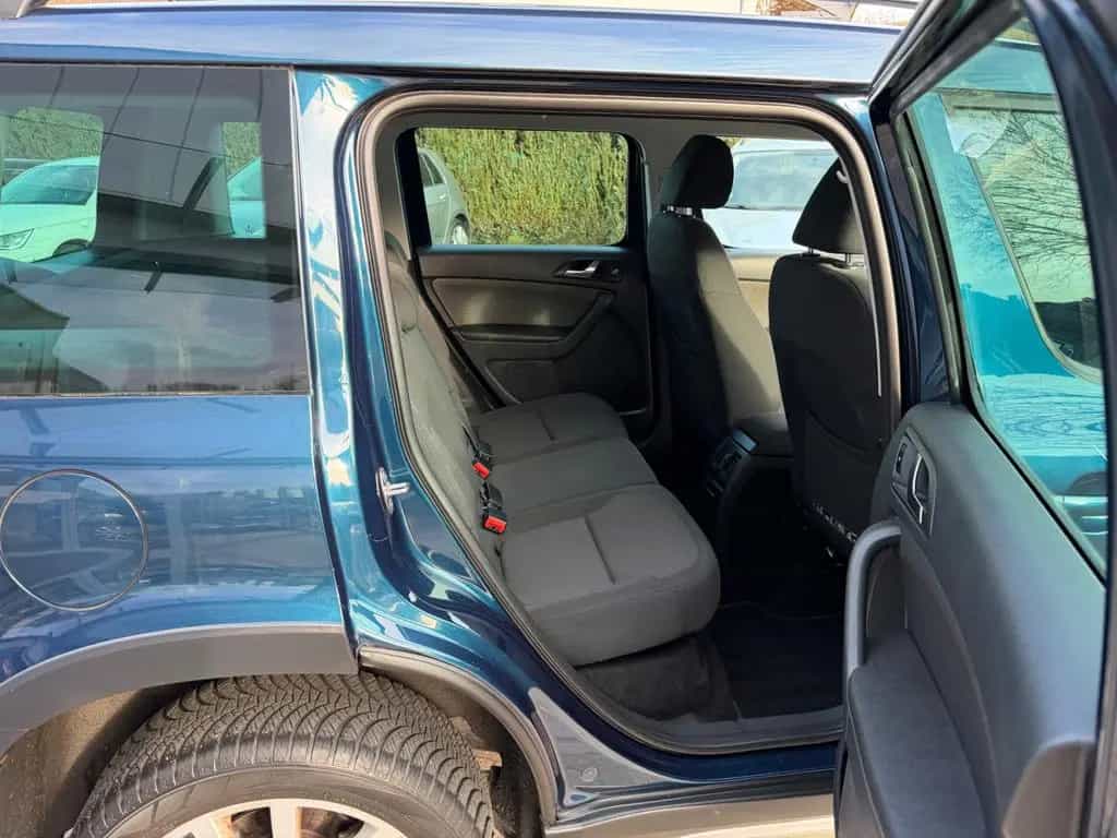 Skoda Yeti Ambition 2.0 TDI Plus Edition 4x4*AHK*Navi* 04/2013-photo-16