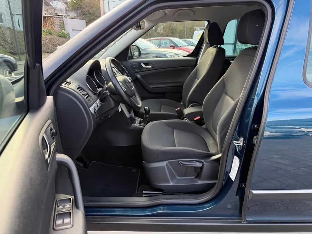 Skoda Yeti Ambition 2.0 TDI Plus Edition 4x4*AHK*Navi* 04/2013-photo-23