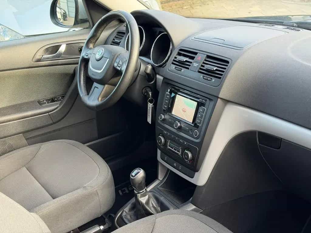 Skoda Yeti Ambition 2.0 TDI Plus Edition 4x4*AHK*Navi* 04/2013-photo-25
