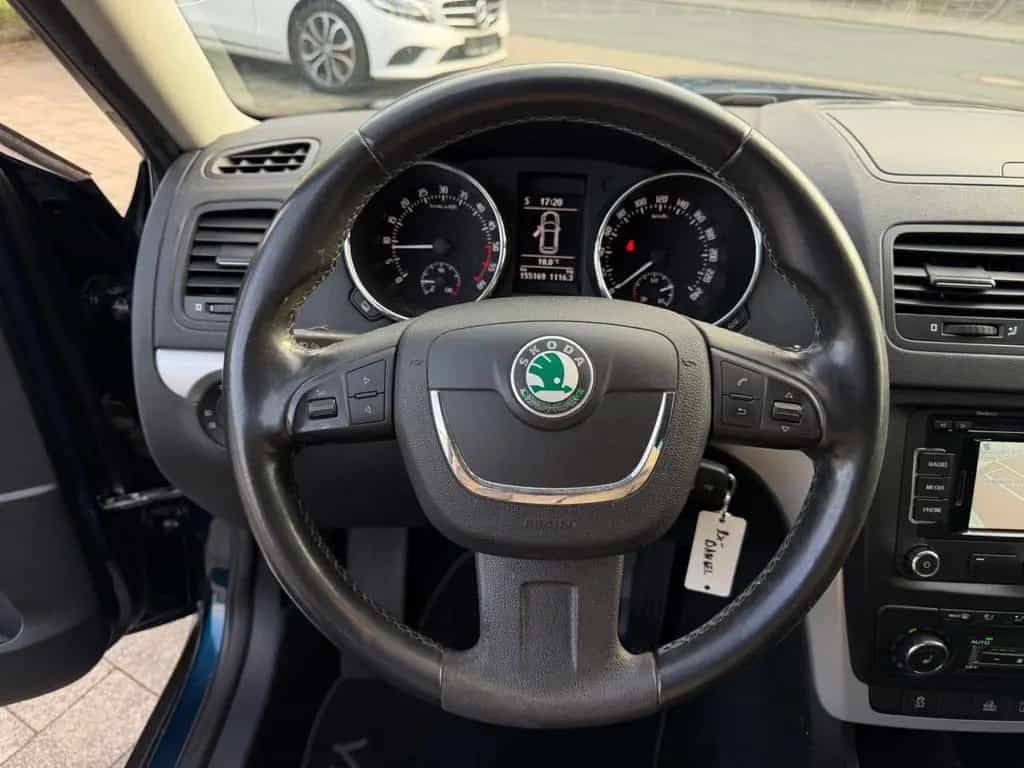 Skoda Yeti Ambition 2.0 TDI Plus Edition 4x4*AHK*Navi* 04/2013-photo-27