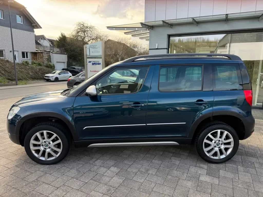 Skoda Yeti Ambition 2.0 TDI Plus Edition 4x4*AHK*Navi* 04/2013-photo-3