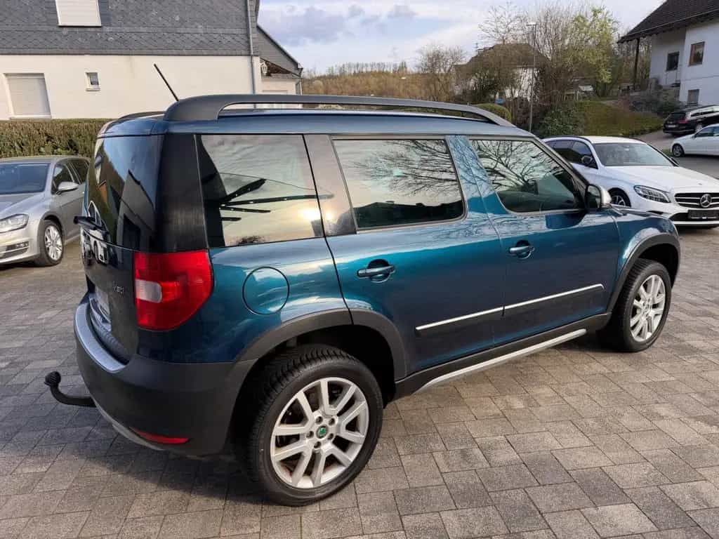 Skoda Yeti Ambition 2.0 TDI Plus Edition 4x4*AHK*Navi* 04/2013-photo-8
