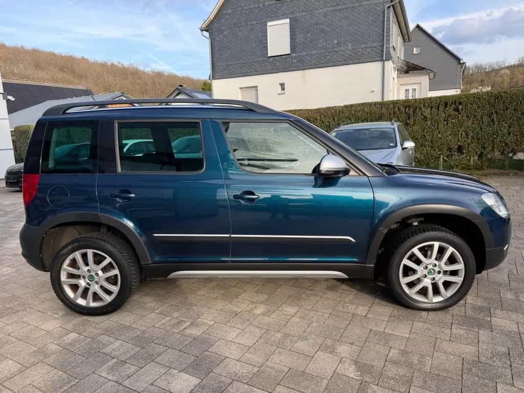 Skoda Yeti Ambition 2.0 TDI Plus Edition 4x4*AHK*Navi* 04/2013-photo-9