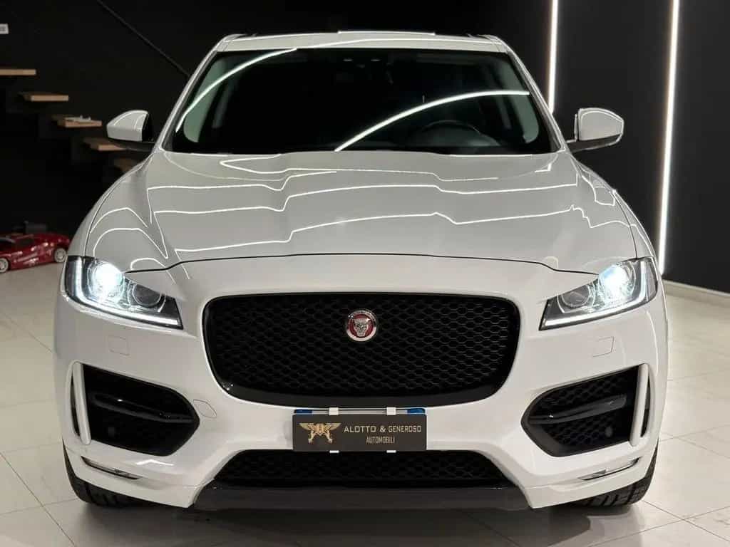 Jaguar F-Pace 3.0 D V6 300 CV AWD aut R-Sport 07/2016-photo-2