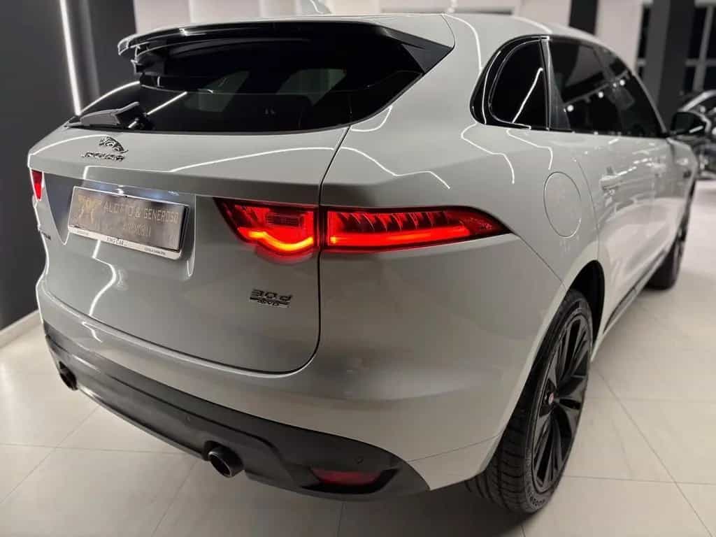 Jaguar F-Pace 3.0 D V6 300 CV AWD aut R-Sport 07/2016-photo-5
