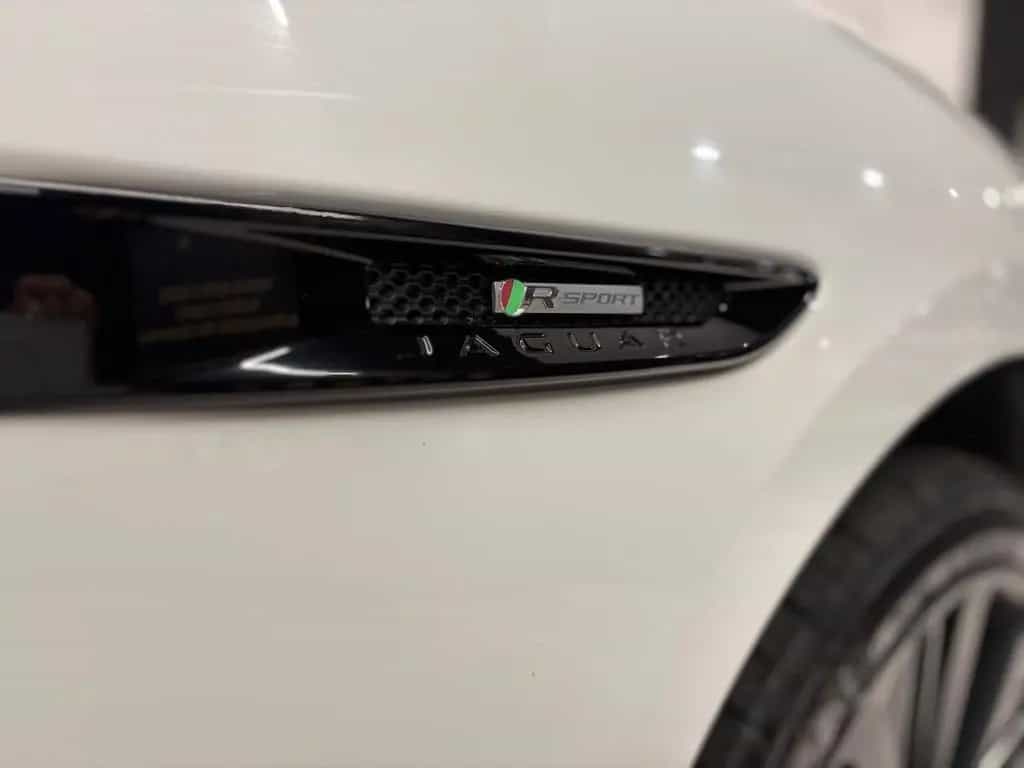 Jaguar F-Pace 3.0 D V6 300 CV AWD aut R-Sport 07/2016-photo-9