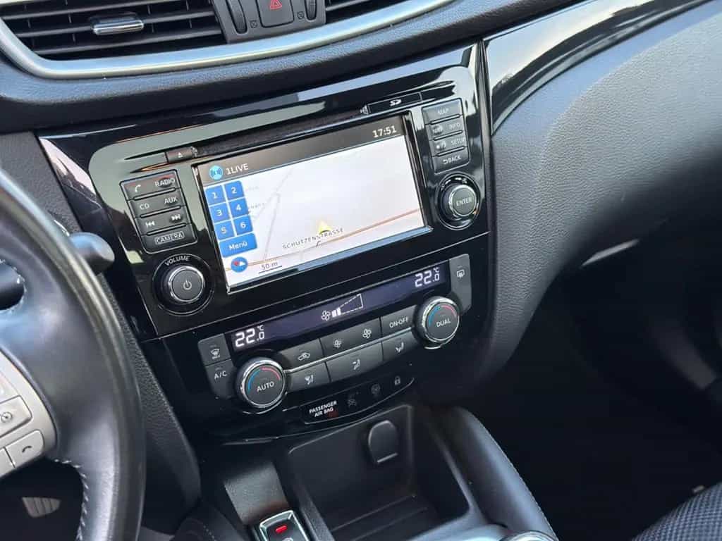 Nissan Qashqai 360° *PANORAMA*ASSISTENTEN*LED* 09/2015-photo-16