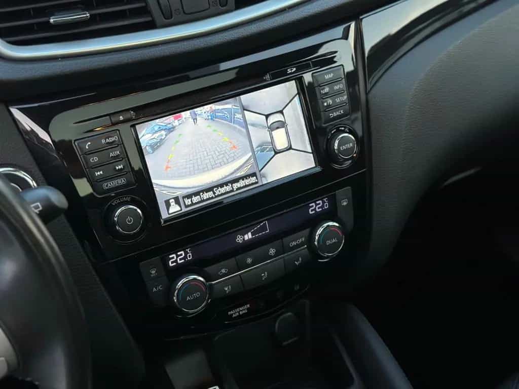 Nissan Qashqai 360° *PANORAMA*ASSISTENTEN*LED* 09/2015-photo-17