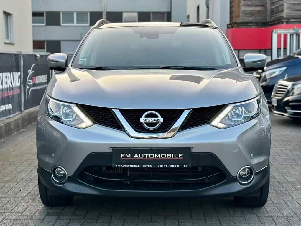 Nissan Qashqai 360° *PANORAMA*ASSISTENTEN*LED* 09/2015-photo-2