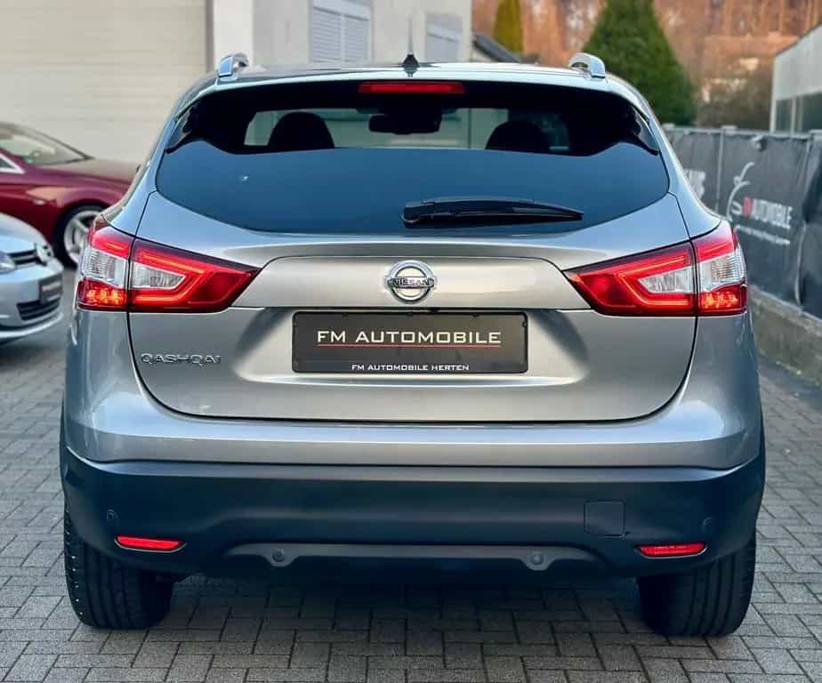 Nissan Qashqai 360° *PANORAMA*ASSISTENTEN*LED* 09/2015-photo-5