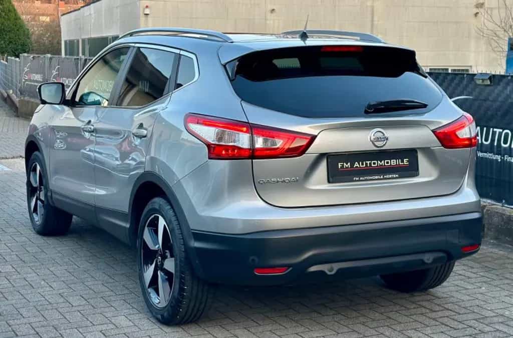 Nissan Qashqai 360° *PANORAMA*ASSISTENTEN*LED* 09/2015-photo-6