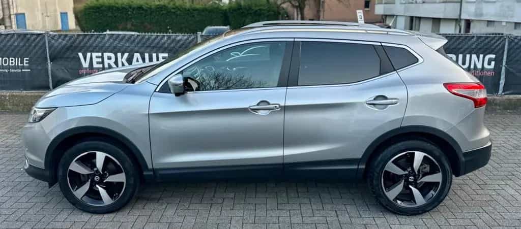 Nissan Qashqai 360° *PANORAMA*ASSISTENTEN*LED* 09/2015-photo-7