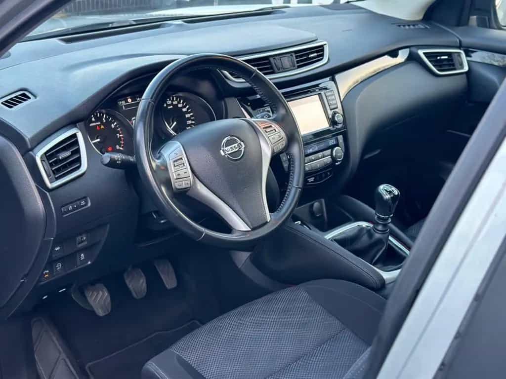 Nissan Qashqai 360° *PANORAMA*ASSISTENTEN*LED* 09/2015-photo-9