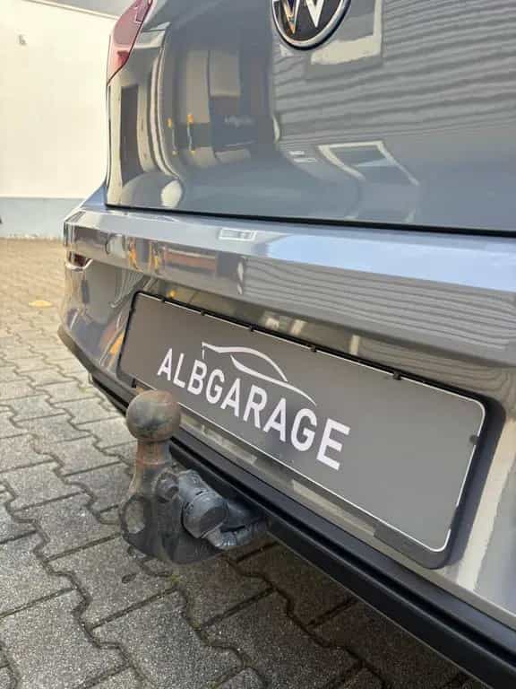 Volkswagen Golf VIII Lim. United *LED* AHK* TOTWINKEL* 01/2021-photo-11