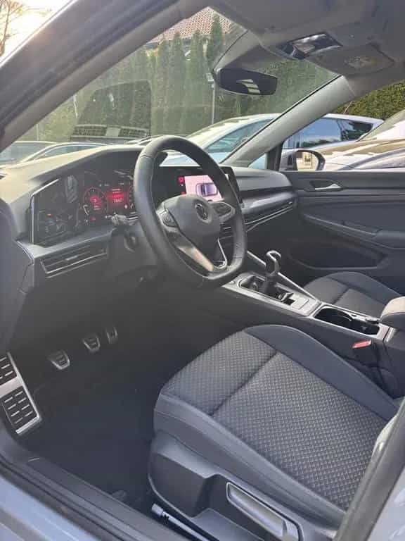 Volkswagen Golf VIII Lim. United *LED* AHK* TOTWINKEL* 01/2021-photo-12