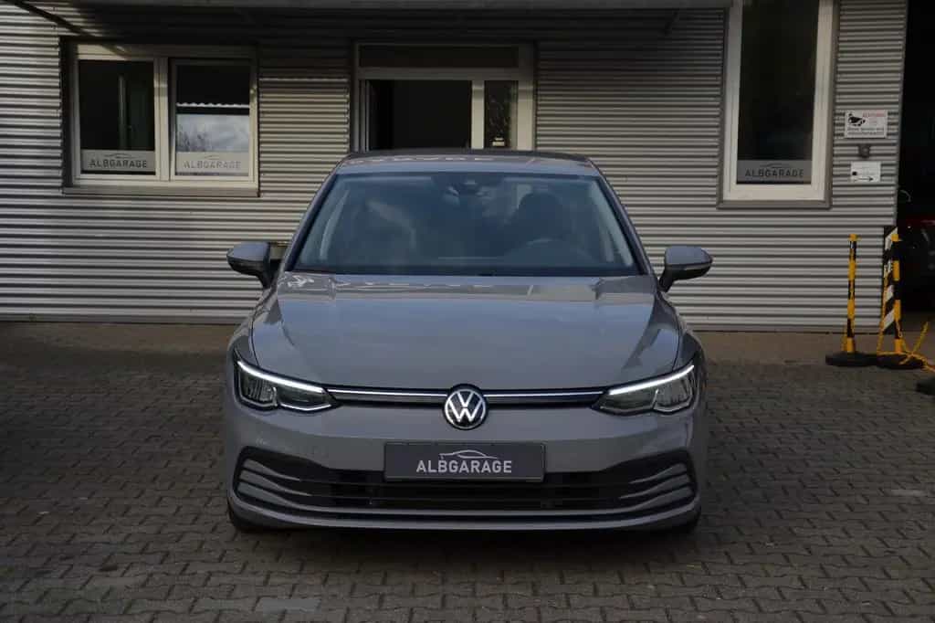 Volkswagen Golf VIII Lim. United *LED* AHK* TOTWINKEL* 01/2021-photo-1