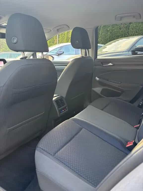 Volkswagen Golf VIII Lim. United *LED* AHK* TOTWINKEL* 01/2021-photo-32