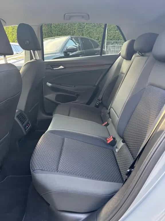 Volkswagen Golf VIII Lim. United *LED* AHK* TOTWINKEL* 01/2021-photo-33