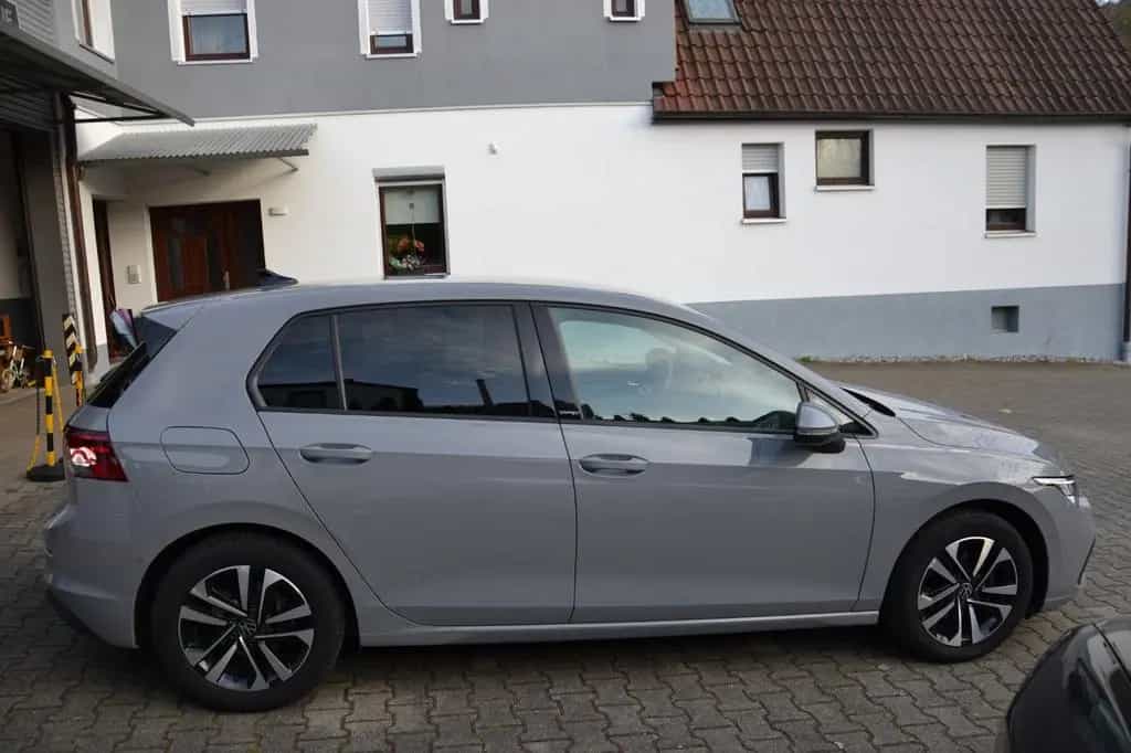 Volkswagen Golf VIII Lim. United *LED* AHK* TOTWINKEL* 01/2021-photo-7