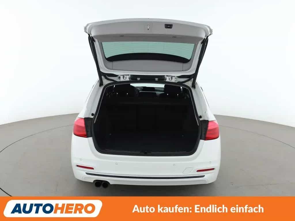 BMW 3 Series 320i Sport Line Aut.*NAVI*LED*HUD*ACC*PDC*SHZ* 03/2016-photo-16