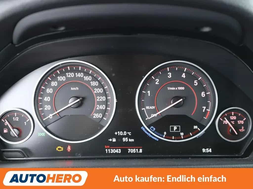 BMW 3 Series 320i Sport Line Aut.*NAVI*LED*HUD*ACC*PDC*SHZ* 03/2016-photo-19