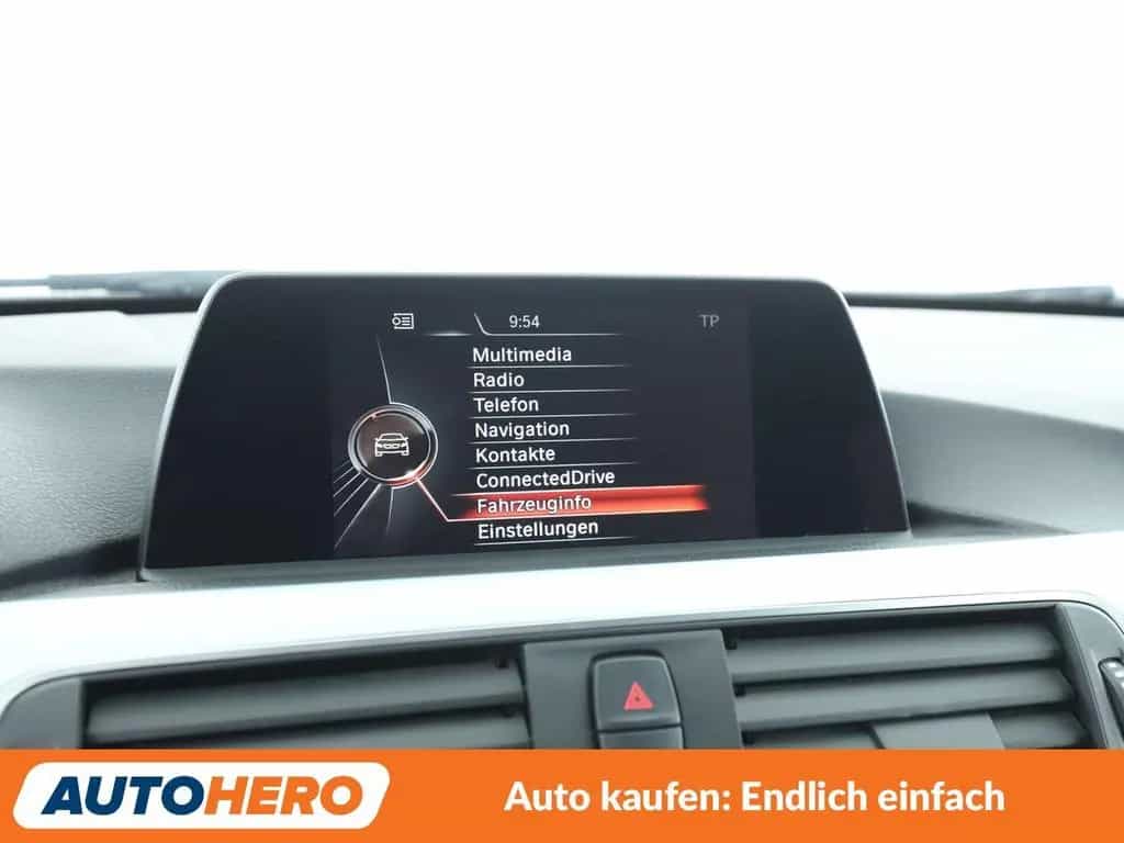 BMW 3 Series 320i Sport Line Aut.*NAVI*LED*HUD*ACC*PDC*SHZ* 03/2016-photo-20