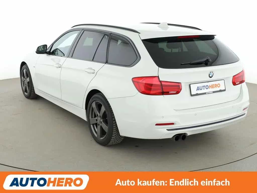 BMW 3 Series 320i Sport Line Aut.*NAVI*LED*HUD*ACC*PDC*SHZ* 03/2016-photo-3