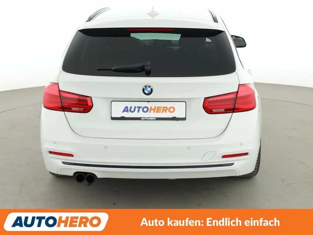 BMW 3 Series 320i Sport Line Aut.*NAVI*LED*HUD*ACC*PDC*SHZ* 03/2016-photo-4