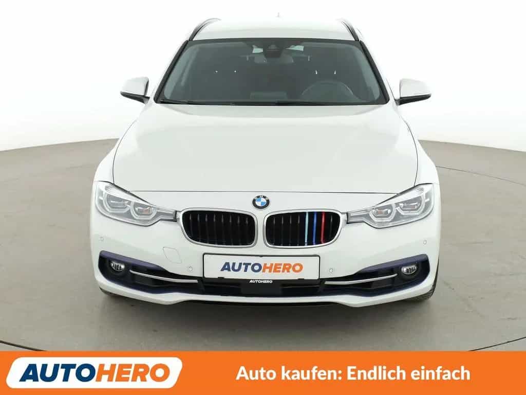BMW 3 Series 320i Sport Line Aut.*NAVI*LED*HUD*ACC*PDC*SHZ* 03/2016-photo-8