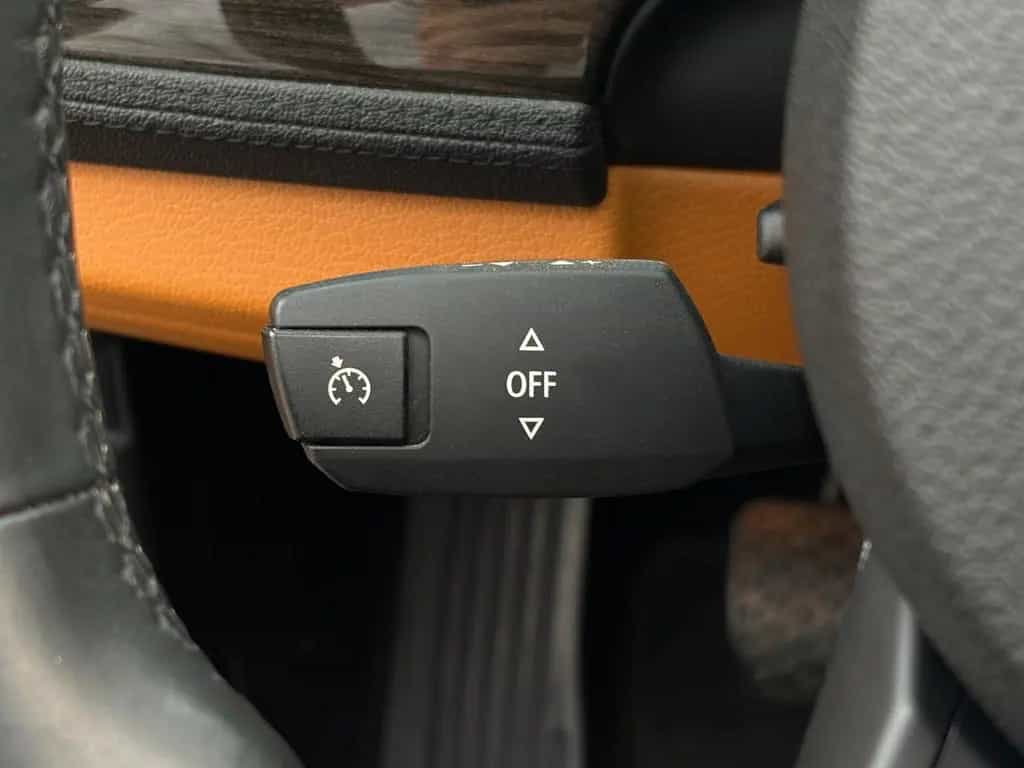 BMW Z4 Roadster sDrive 35i SHZ LHZ PDC HiFi Temp. 08/2013-photo-22
