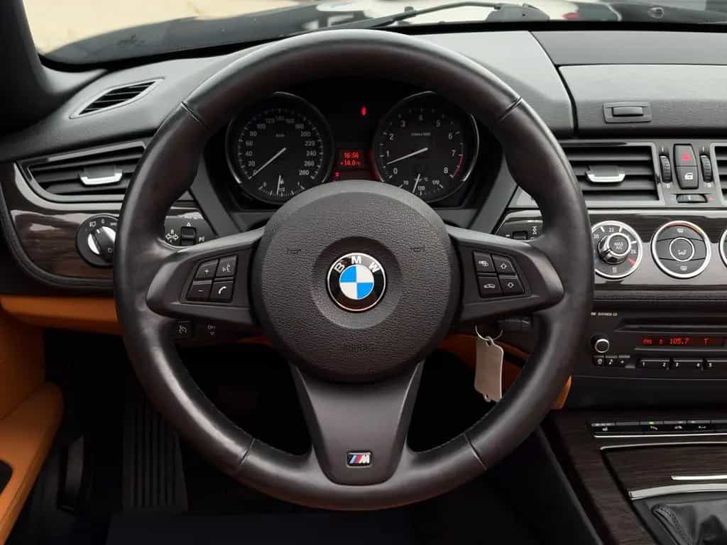 BMW Z4 Roadster sDrive 35i SHZ LHZ PDC HiFi Temp. 08/2013-photo-23