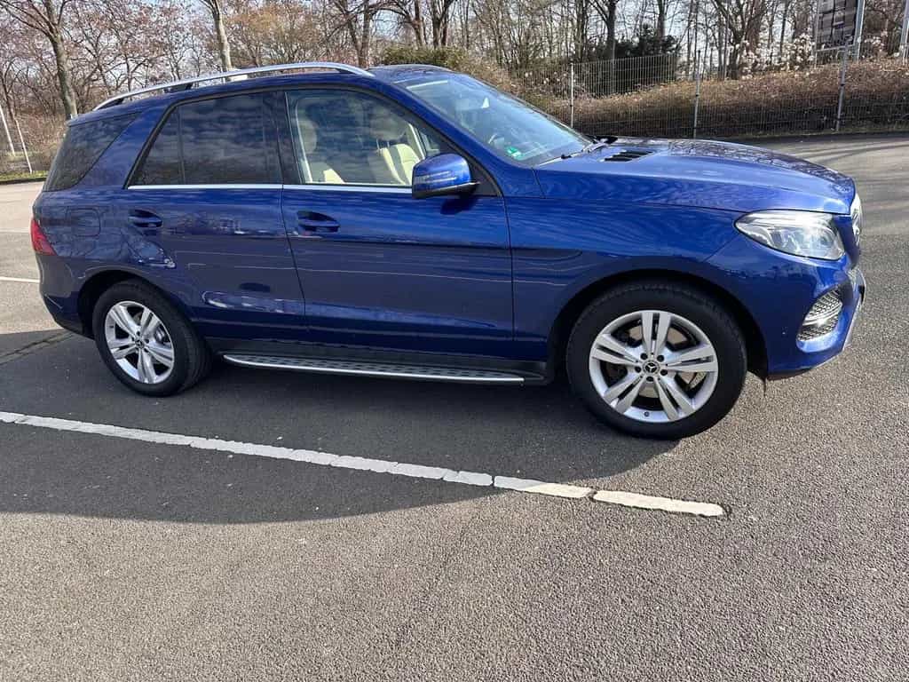 Mercedes-Benz GLE-Class 400 4MATIC - 12/2017-photo-1