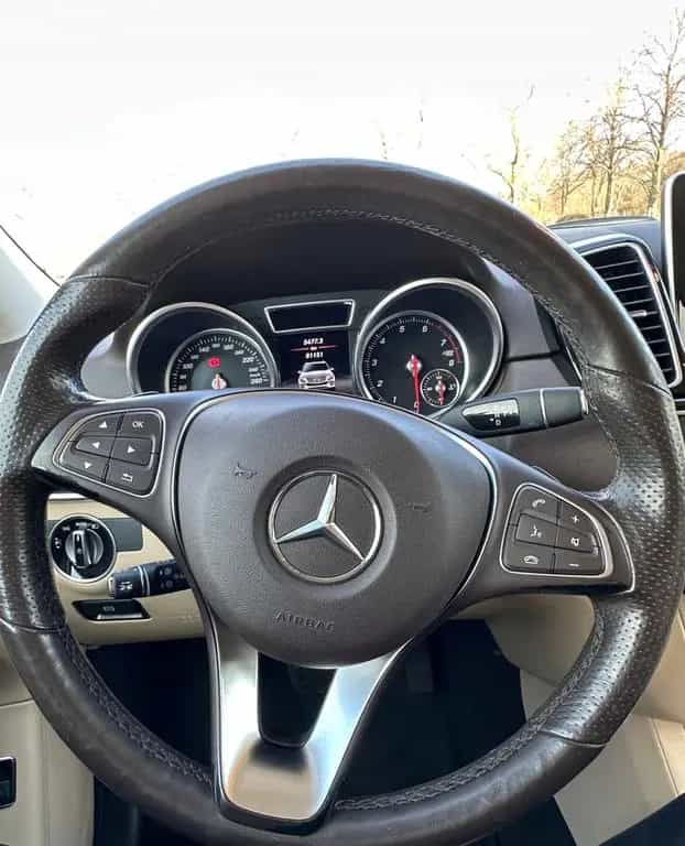 Mercedes-Benz GLE-Class 400 4MATIC - 12/2017-photo-3